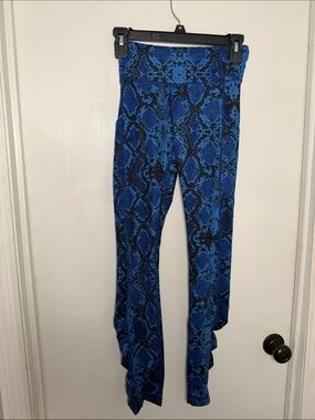 lululemon athletica Blue & Black Snake Print Leggings